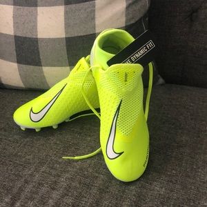 Nike Phantom MG Soccer Cleats Women's 7 Men's 5.5